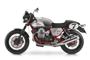 02 Moto Guzzi V7 Racer