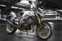 2011 FZ8 EUR BWC1 STA 001 RGB