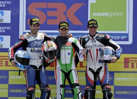 344 R08 Race1 podium