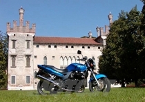 KAWASAKI ZR-7