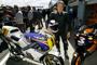 Con la sua vecchia NSR e la RC211V di Max Biaggi