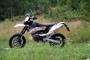 KTM 690 SMC stat 01