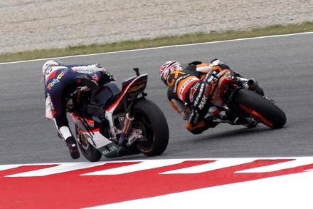 Marquez Espargaro crash