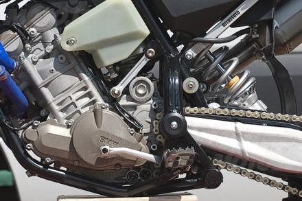 Prototipo Husqvarna 450 2010 det2