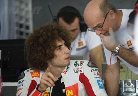 Brutto volo per Simoncelli a Sepang