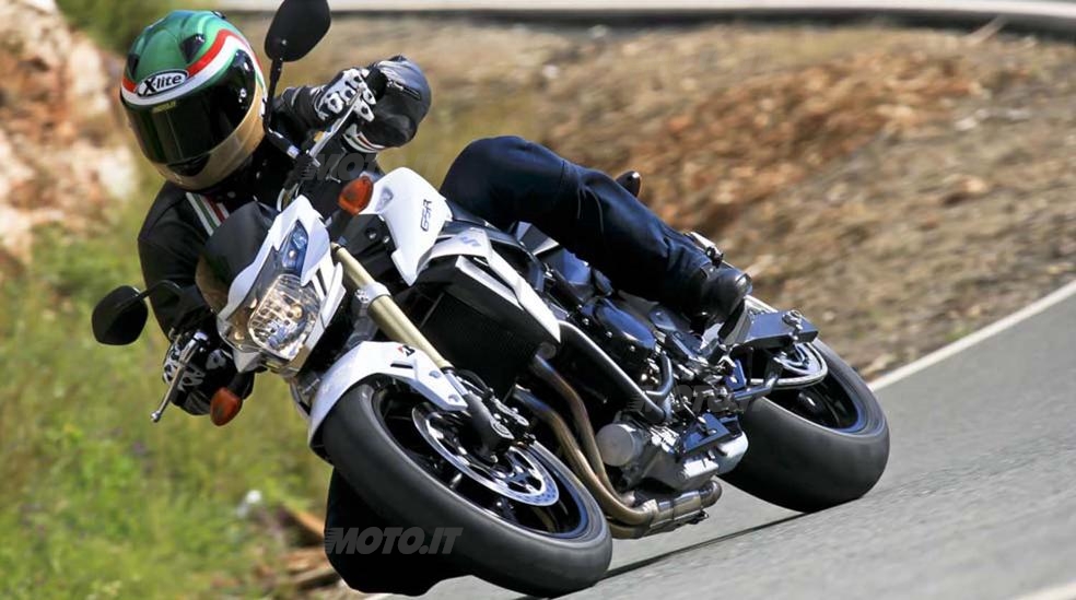 SUZUKI GSR750 