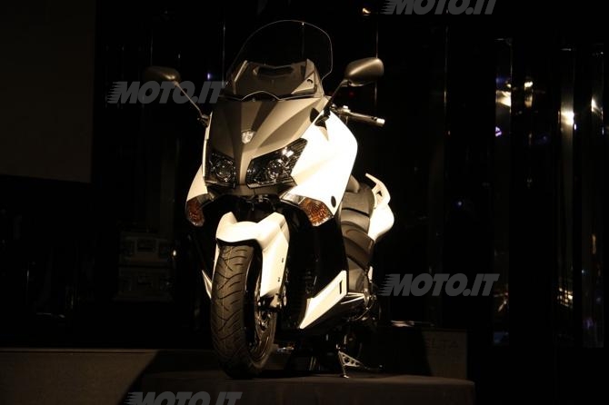 Yamaha conferenza EICMA2011 